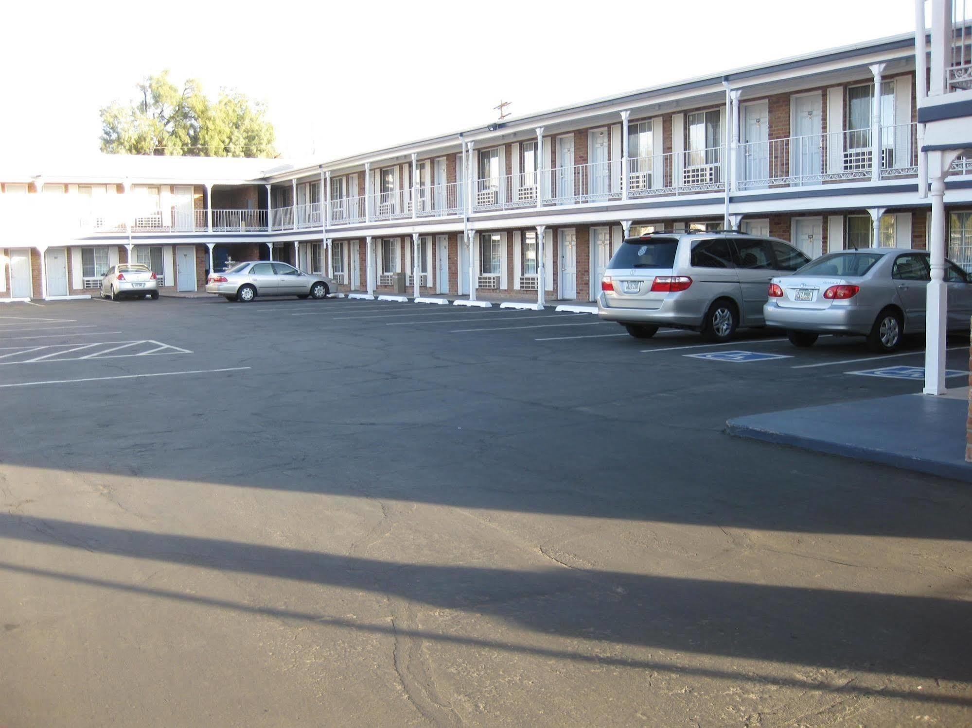 University Inn Tucson Extérieur photo