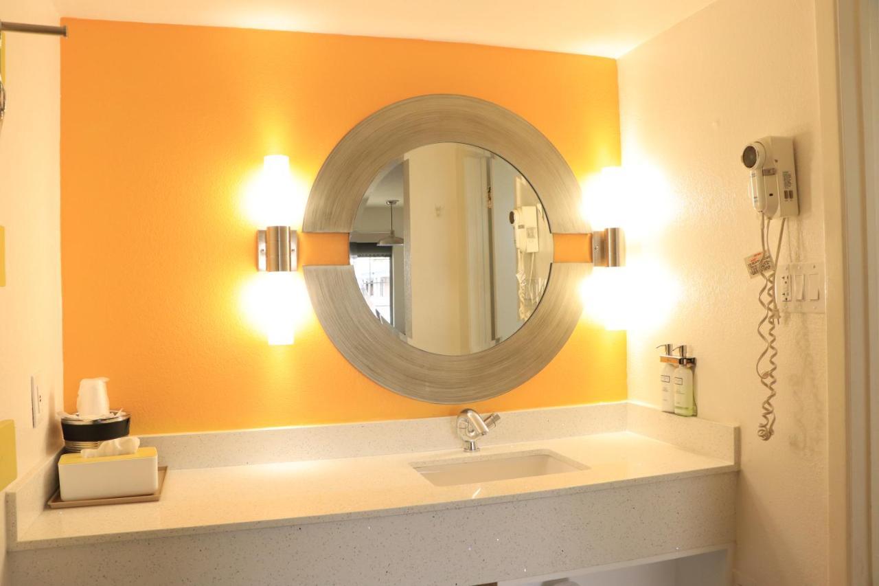 University Inn Tucson Extérieur photo